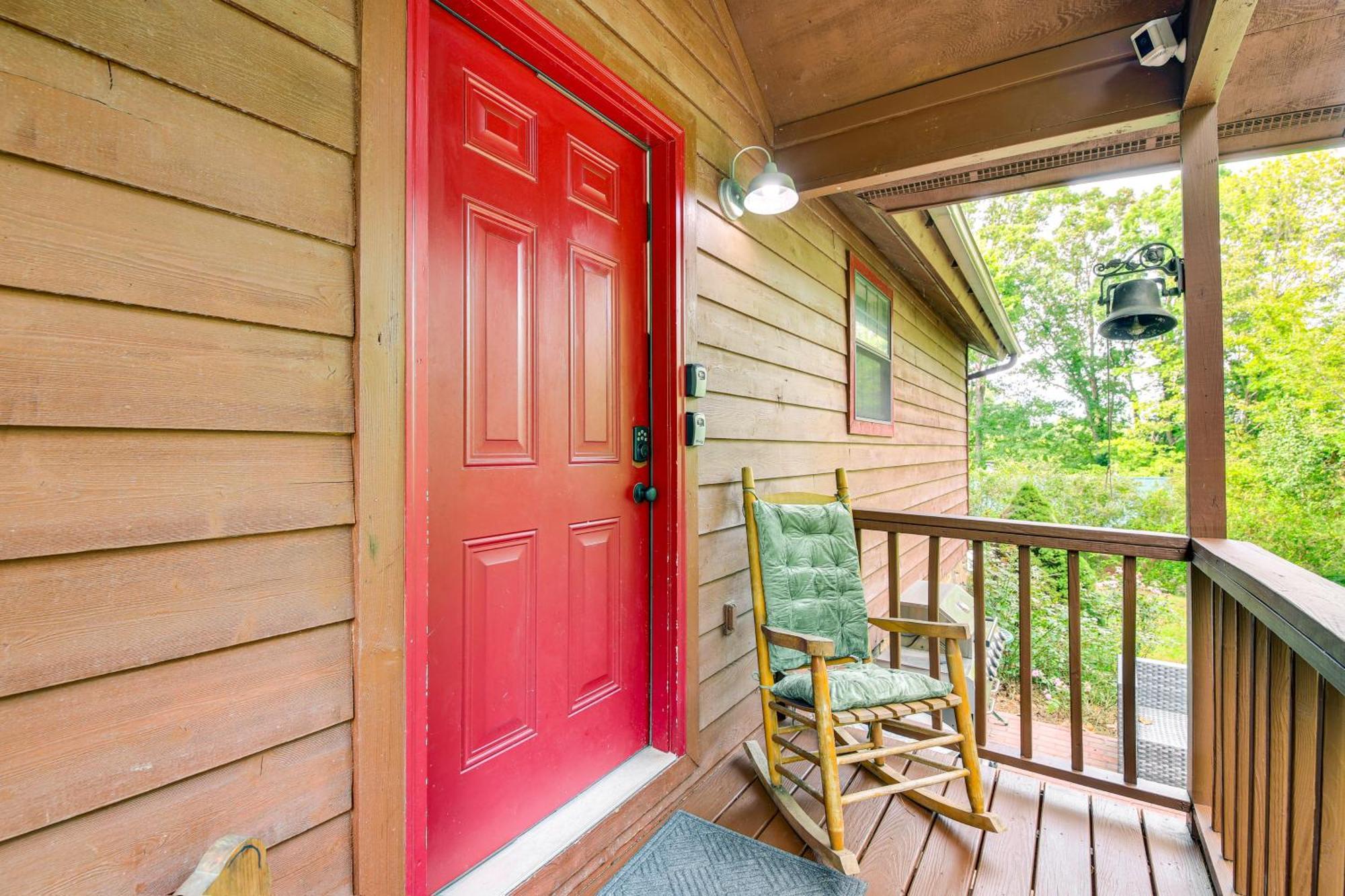Pet-Friendly Sevierville Rental With Private Hot Tub Bagian luar foto