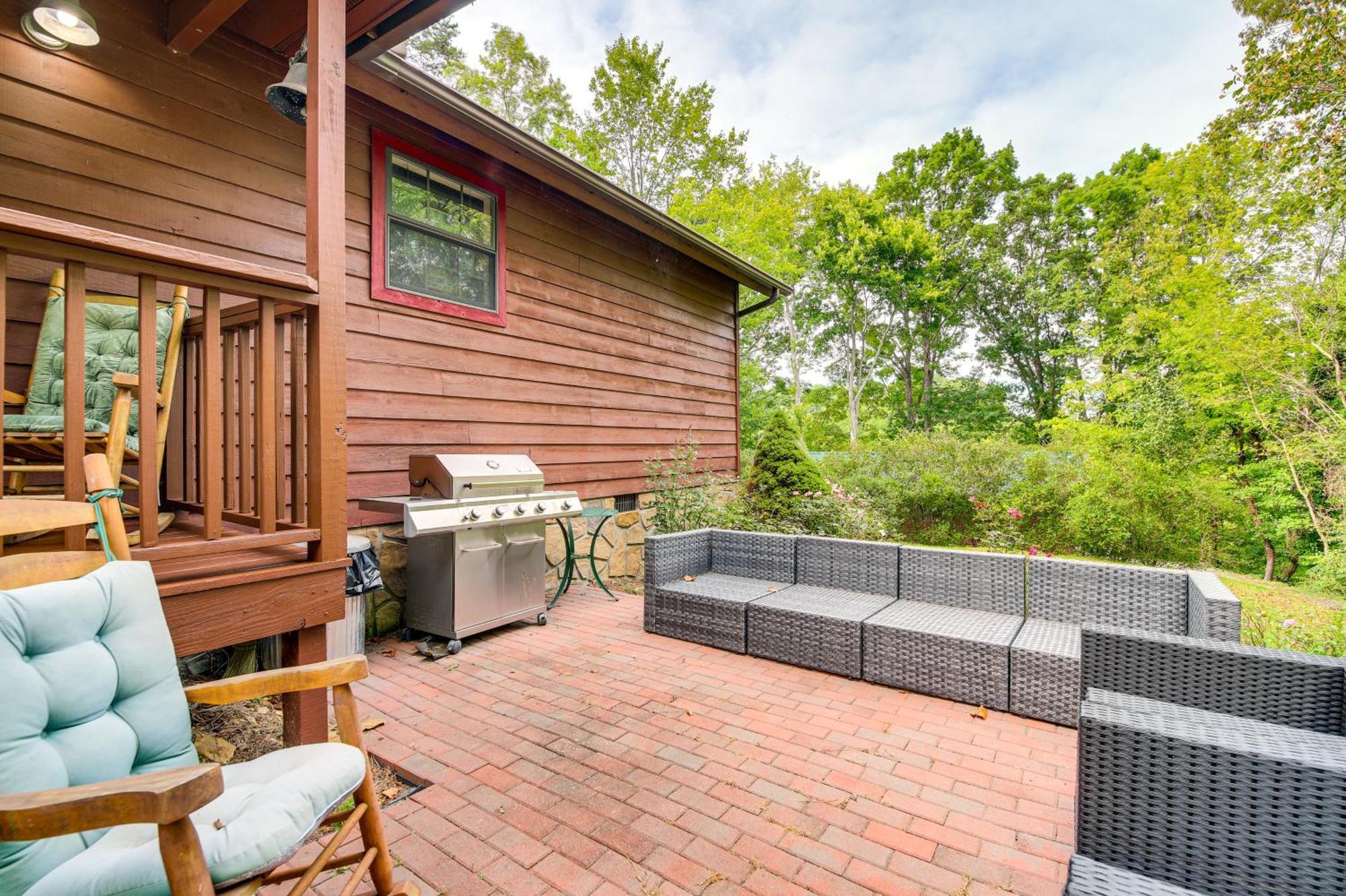 Pet-Friendly Sevierville Rental With Private Hot Tub Bagian luar foto