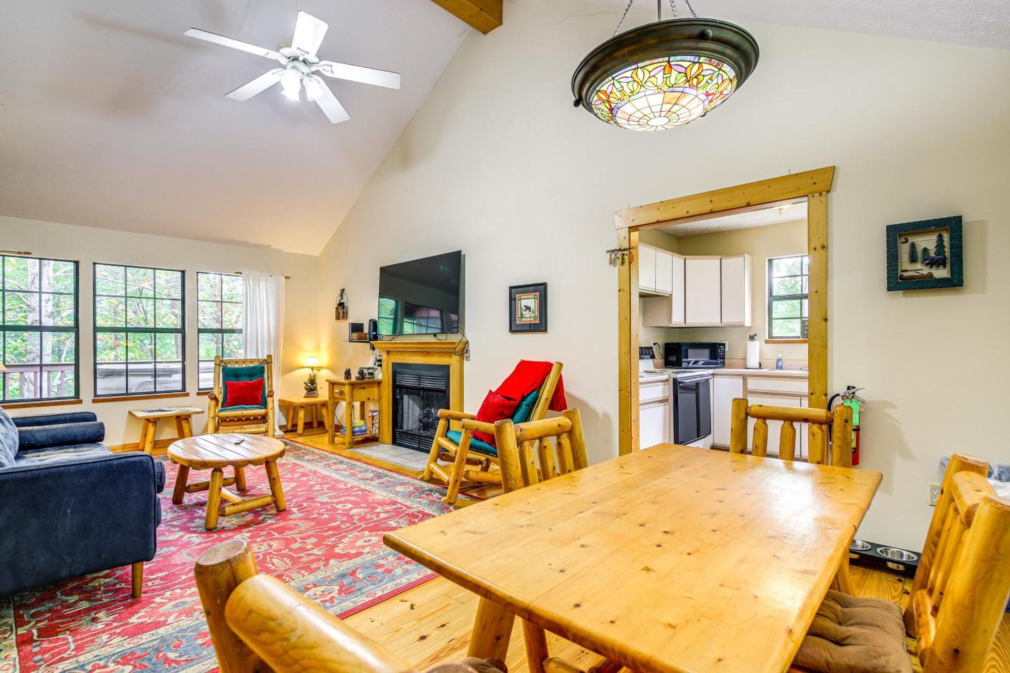 Pet-Friendly Sevierville Rental With Private Hot Tub Bagian luar foto