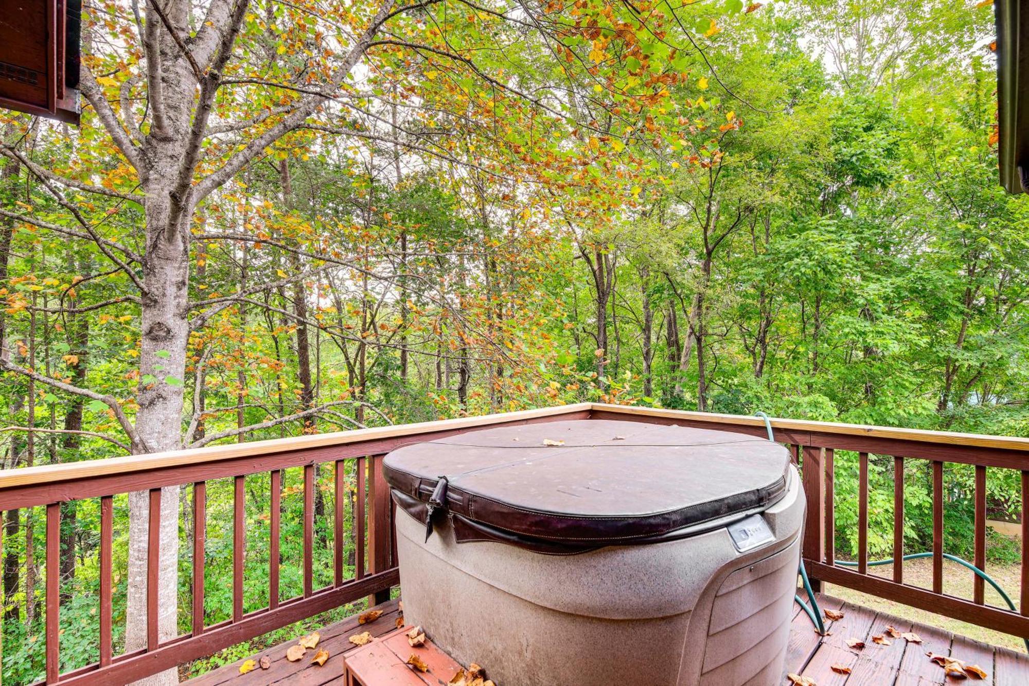 Pet-Friendly Sevierville Rental With Private Hot Tub Bagian luar foto